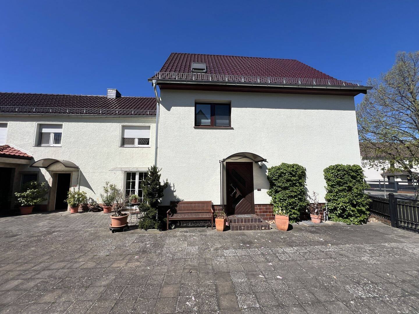 Immobilie in Gröden - Großes Wohnanwesen mit Haupthaus, Nebenwohnung, Nebengelass und Garagen - sofort beziehbar - Bild 2