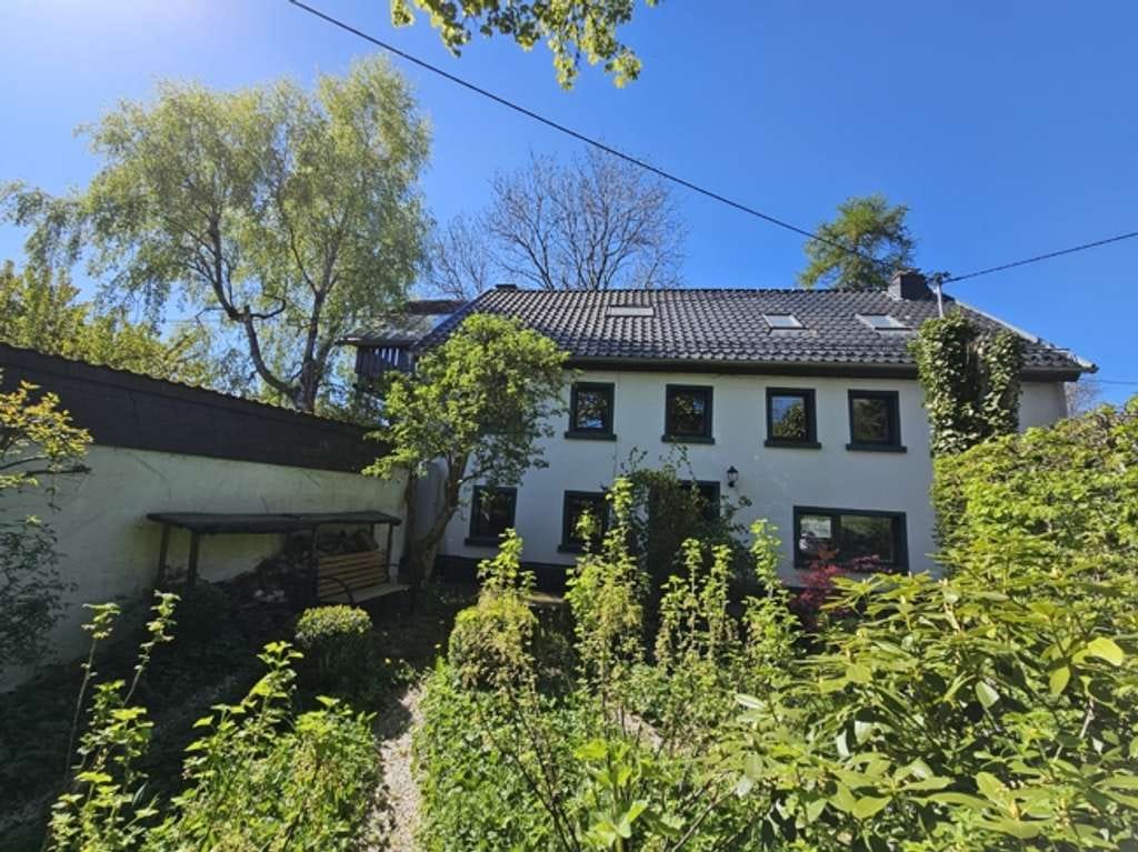 Immobilie in Hellenthal - Historisches Bauernhaus mit viel Charme, Gartenidylle und vielseitigem Nutzungspotenzial - Bild 0