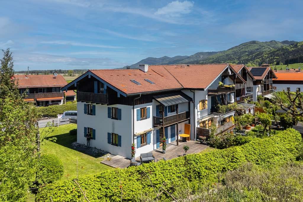 Immobilie in Kochel am See - Großes Familienhaus in Kochel am See – 6 Zimmer, Bergblick & Naturidylle - Bild 1