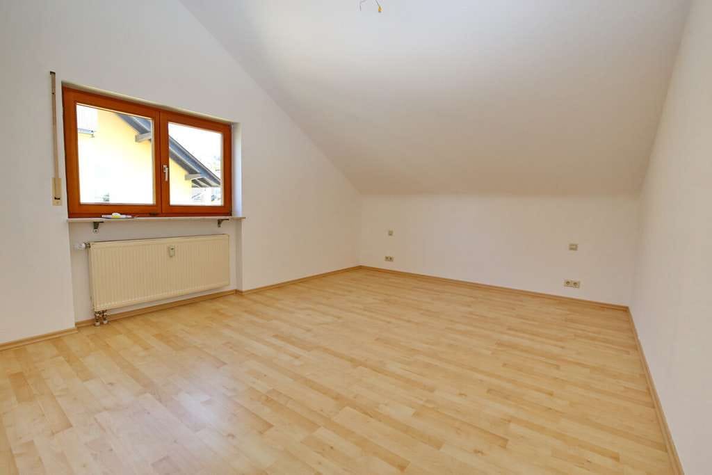 Immobilie in Sinzheim - Schöne 3-Zi.-DG-Wohnung in Sinzheim-Vormberg - Bild 3