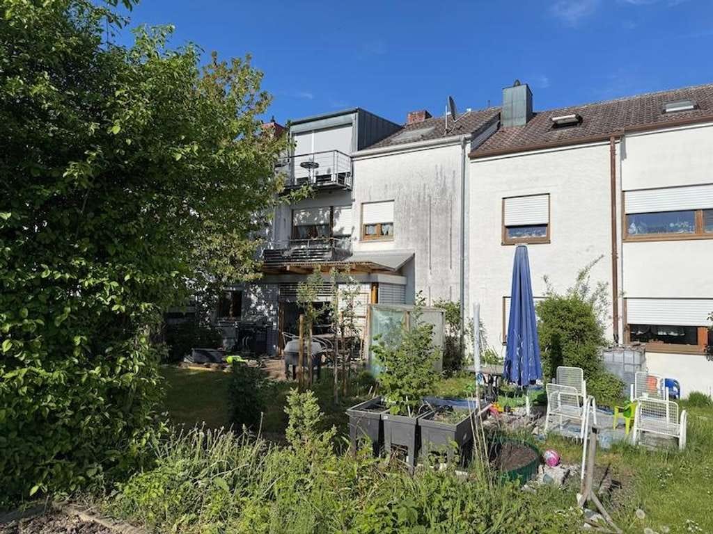 Immobilie in Friedrichshafen - Mehrfamilienreihenmittelhaus mit drei Wohneinheiten in Friedrichshafen Gartenvorstadt - Bild 3