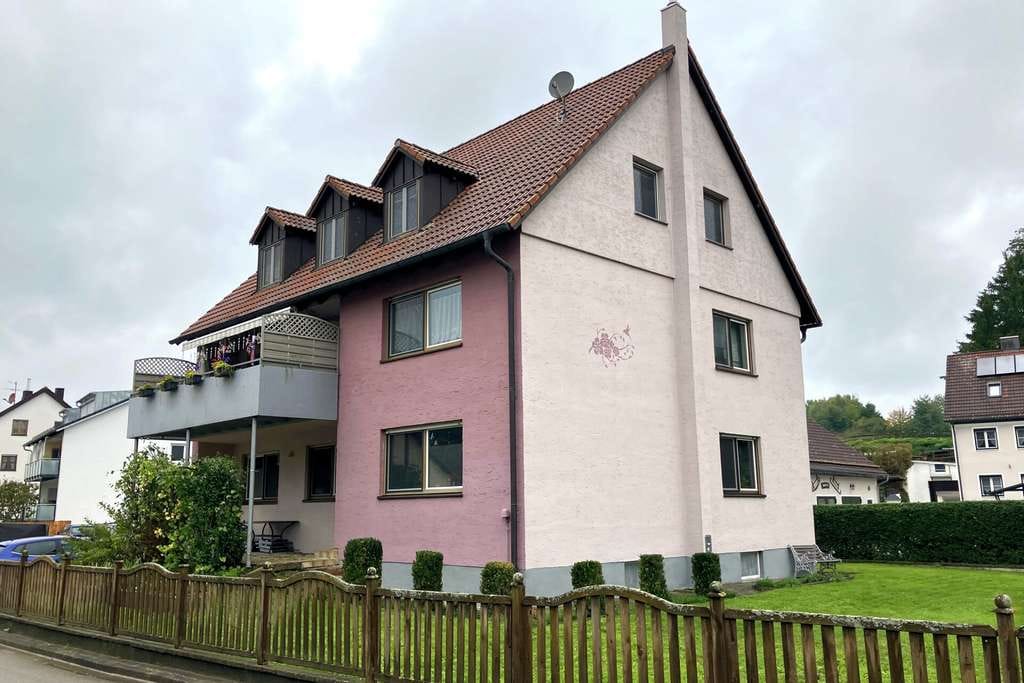 Immobilie in Weichs - 2-Fam.Haus mit sonnigem Garten, Doppelgarage –Teilbar in 3 Einheiten - ideal für Familien oder Inves - Bild 0