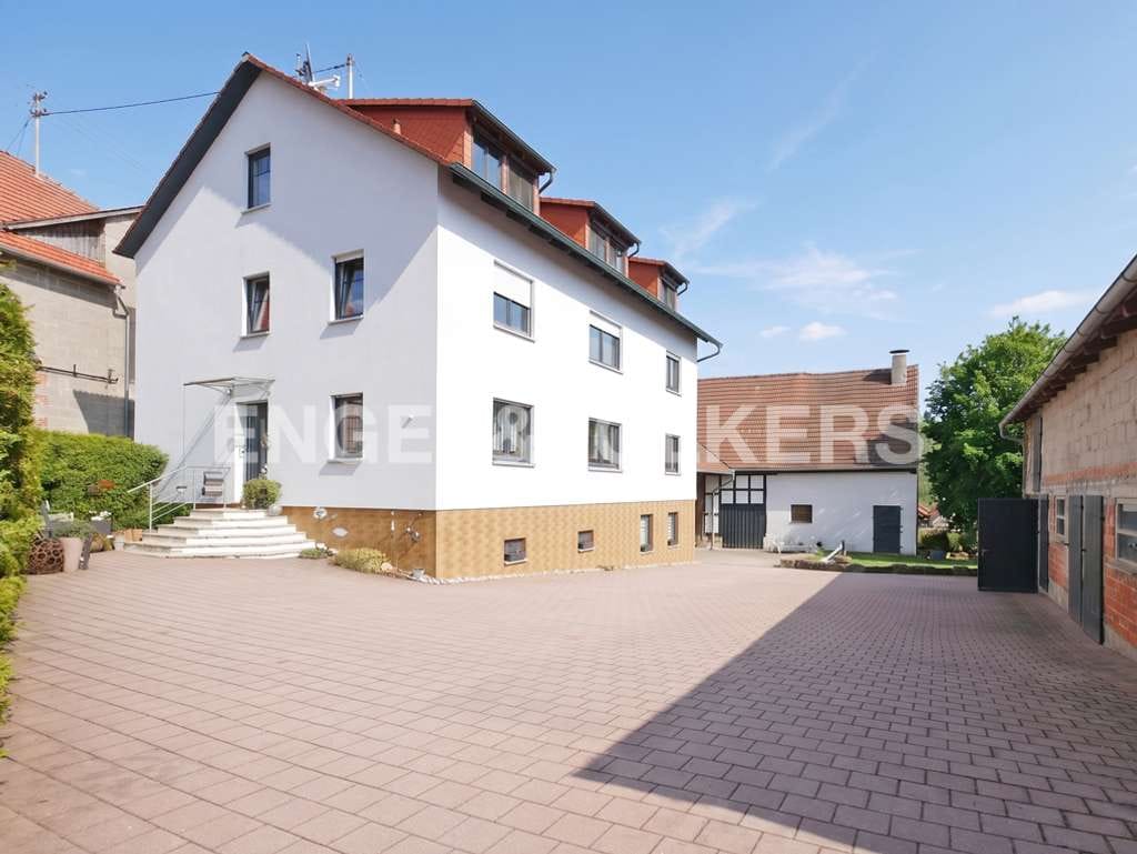 Immobilie in Maroldsweisach - Idyllisches Anwesen mit vielseitigen Nutzungsmöglichkeiten – Wohnen, Arbeiten & Leben im Grünen - Bild 0