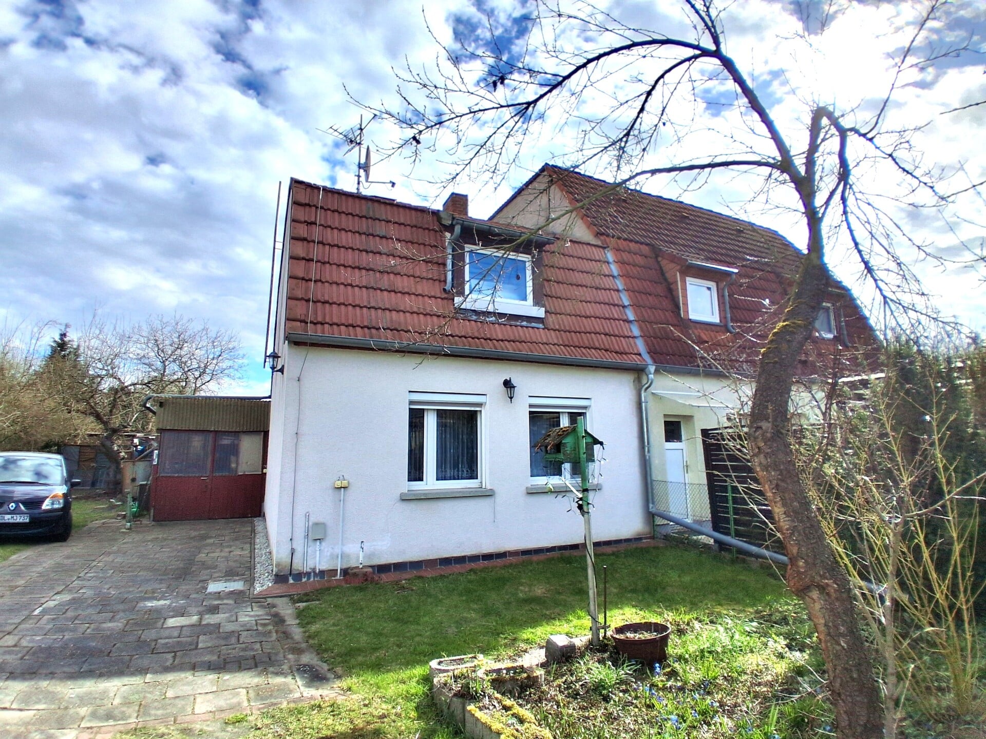 Immobilie in Stendal - Kleine Doppelhaushälfte - denkbar als Gartenhaus - Osten von Stendal - Refinanzierung denkbar - Bild 1