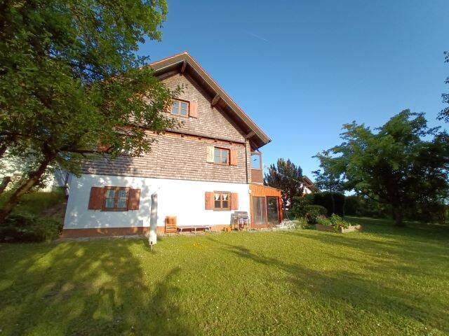 Immobilie in Bayerbach b. Ergoldsbach - Ländliches Domizil mit Einliegerwohnung und herrlichem  Grundstück in ruhiger Lage - Bild 3