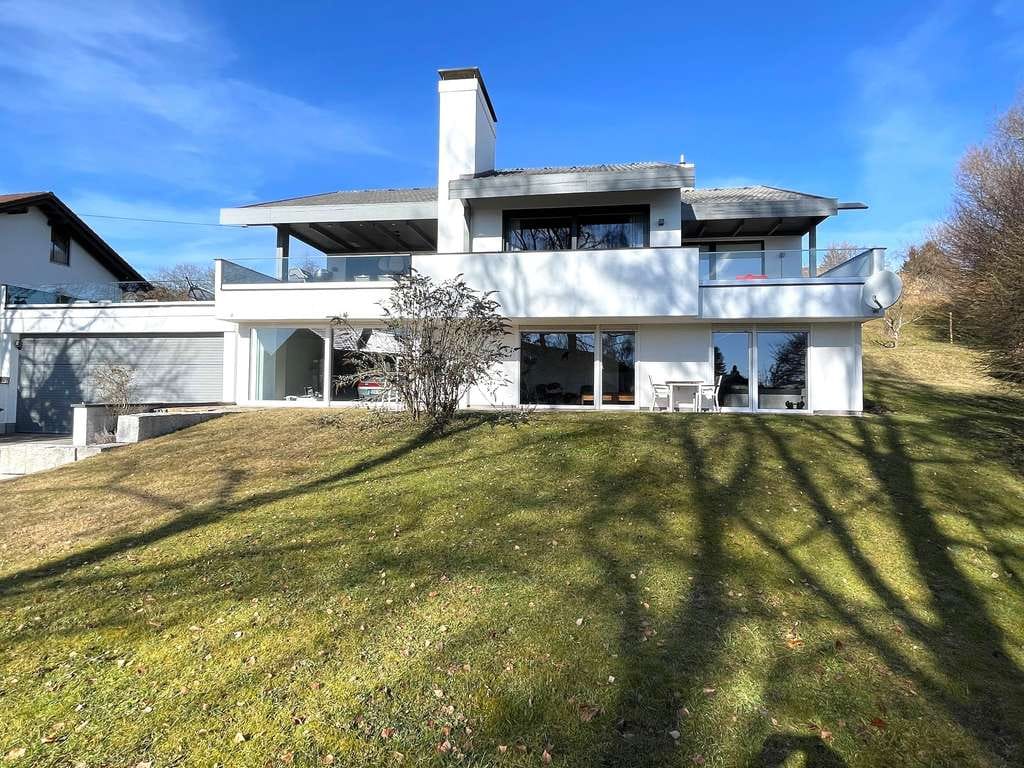 Immobilie in Tutzing - Außergewöhnliche Villa mit großartigen Highlights in Tutzing am Starnberger See. - Bild 2