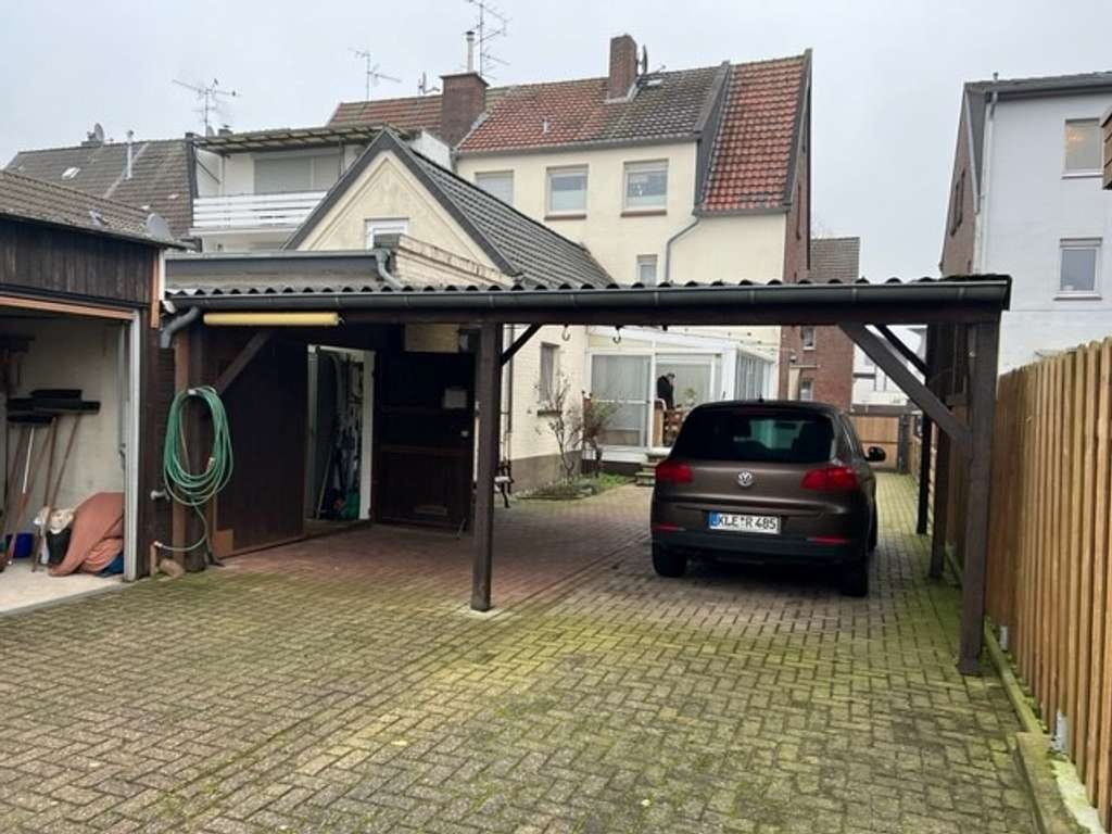 Immobilie in Emmerich am Rhein - Grundsolide. Gute Substanz, gute Mieterstruktur! - Bild 0