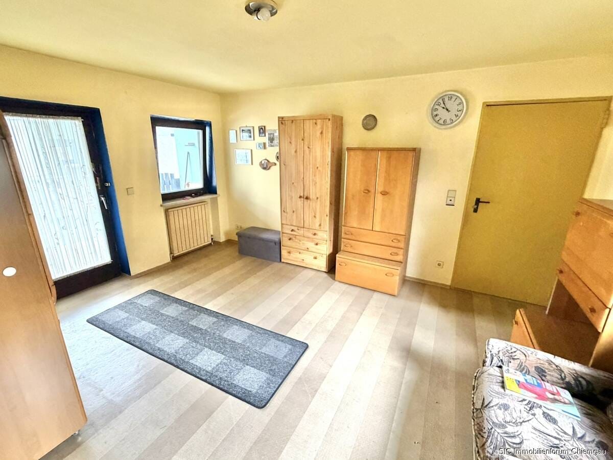 Immobilie in Altenmarkt an der Alz - Gelegenheit! Renovierungsbedürftiges Einfamilienhaus in ausgesprochen ruhiger Wohnlage von Altenmarkt! - Bild 4