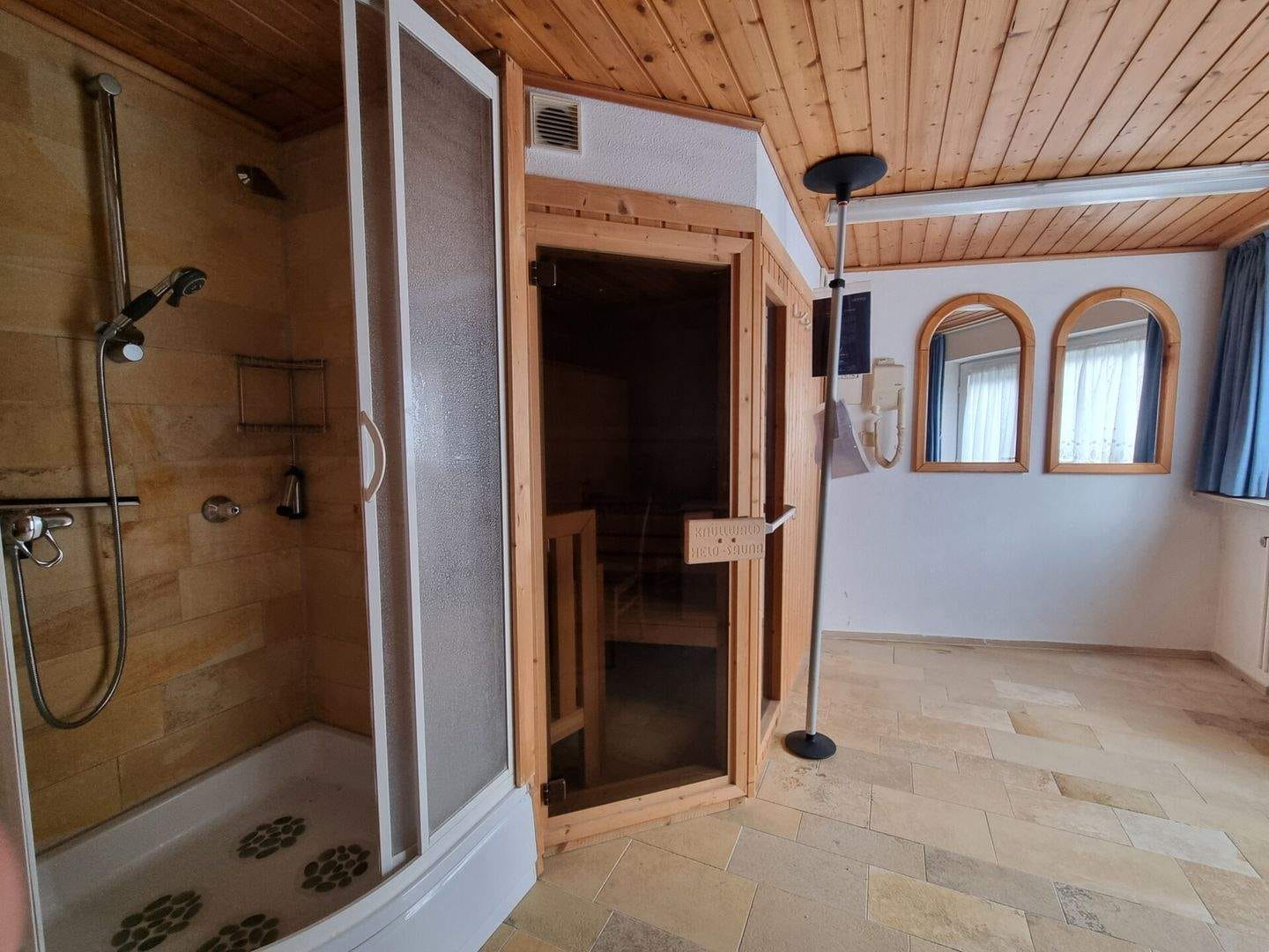 Immobilie in Treuchtlingen - Charmantes Einfamilienhaus mit Wintergarten, Sauna, offenem Büro und vielseitigem Kellerbereich - Bild 4