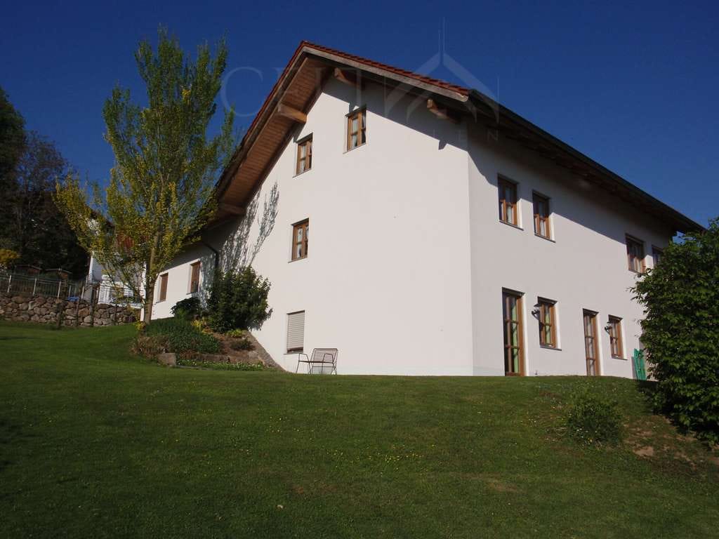 Immobilie in Neukirchen - Einfamilienhaus | 350m² | Hanglage | Balkon | Terrasse | Garten | Sauna - Bild 4
