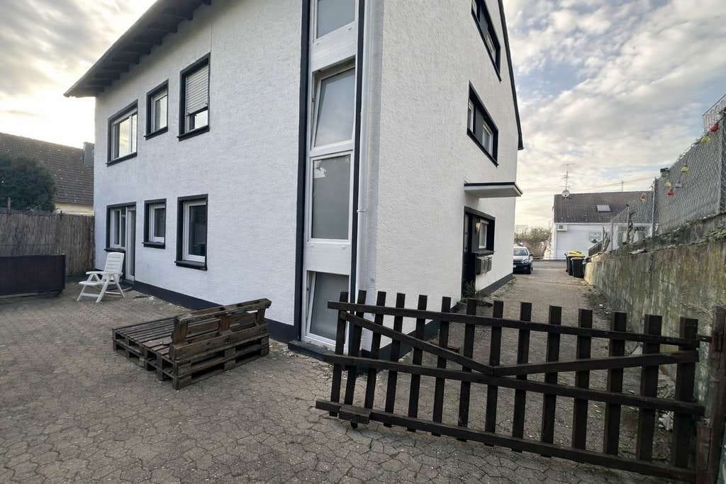 Immobilie in Weitersburg - Solides Dreifamilienhaus mit großen Wohnungen - Bild 2