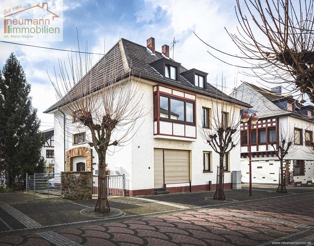Immobilie in Bad Hönningen - Massives Dreifamilienhaus in Rheinnähe – attraktive Kapitalanlage mit erhöhter Abschreibung - Bild 1