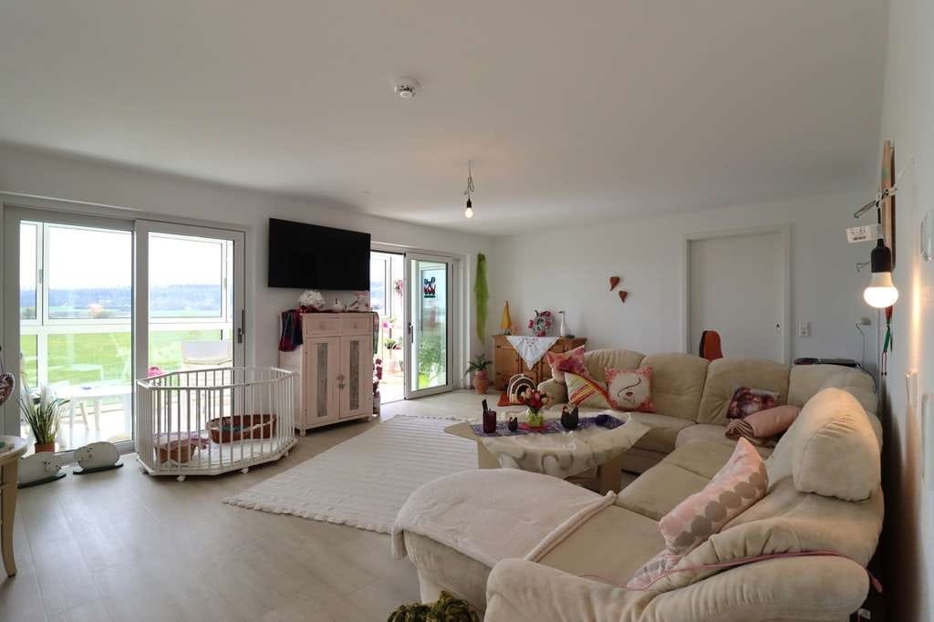 Immobilie in Aurach - Moderne 4-Zimmer-Wohnung mit Wintergarten und Blick ins Grüne - Bild 2