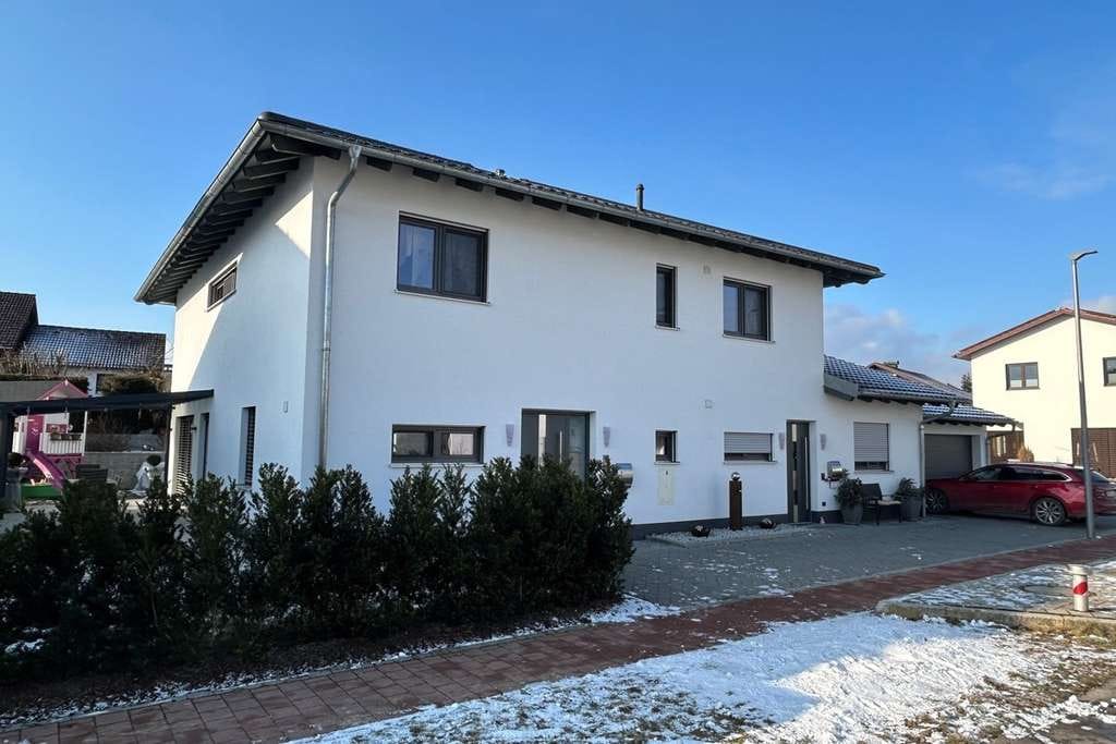 Immobilie in Geiselhöring - Traumhaus mit Einliegerwohnung in Geiselhöring

 - Bild 0