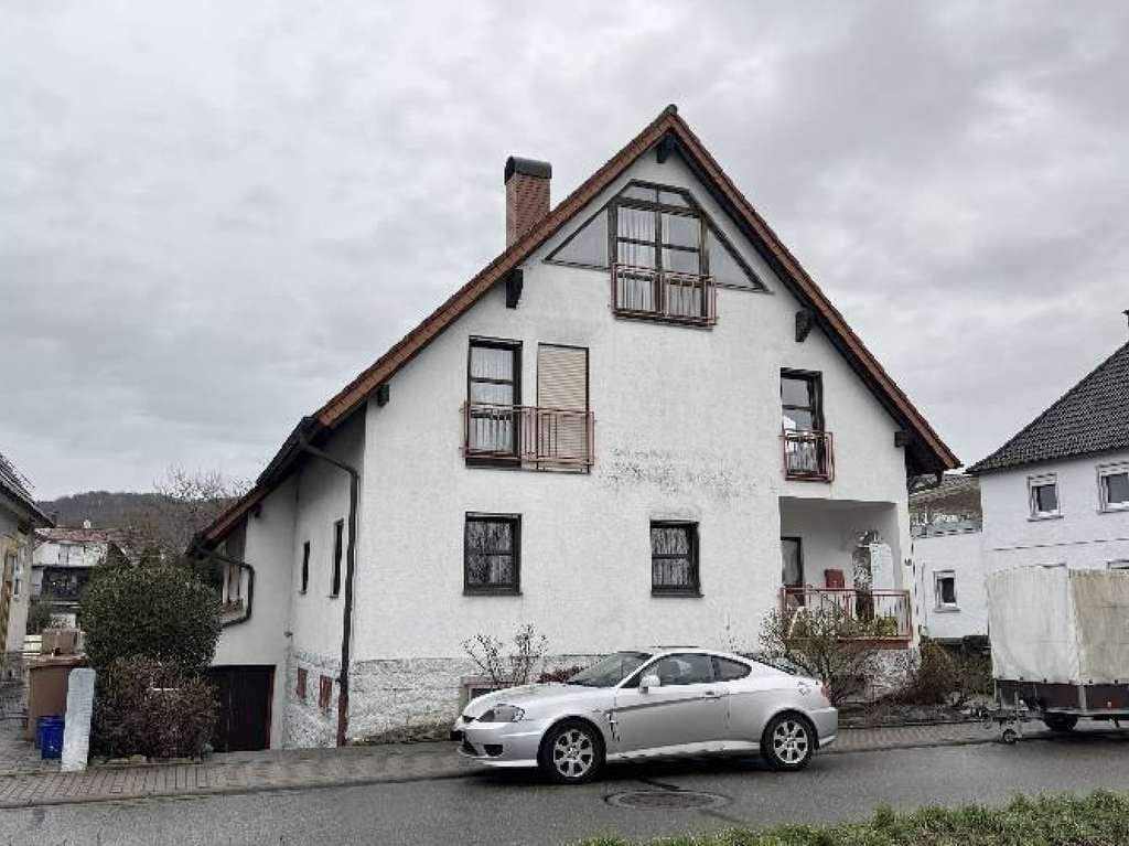 Immobilie in Laudenbach - Geräumiges individuelles  4,5-Zimmer-Einfamilienhaus in Laudenbach - Bild 1