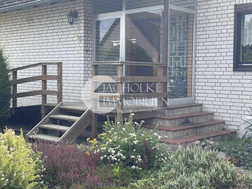 Immobilie in Suhlendorf - Einfamilienhaus in idyllischer Randlage mit weitem Blick ins Grüne - Bild 2