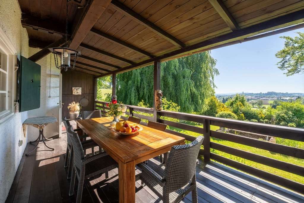 Immobilie in Waging am See - Ein Sehnsuchtsort im Chiemgau - Künstlerrefugium mit Stallungen, Wald & Wiesen - Bild 1