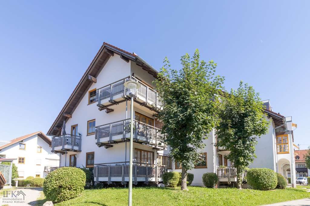 Immobilie in Peiting - Sofort bezugsfreie 3-Zimmer-Dachgeschoßwohnung mit Weitblick in Peiting! - Bild 1