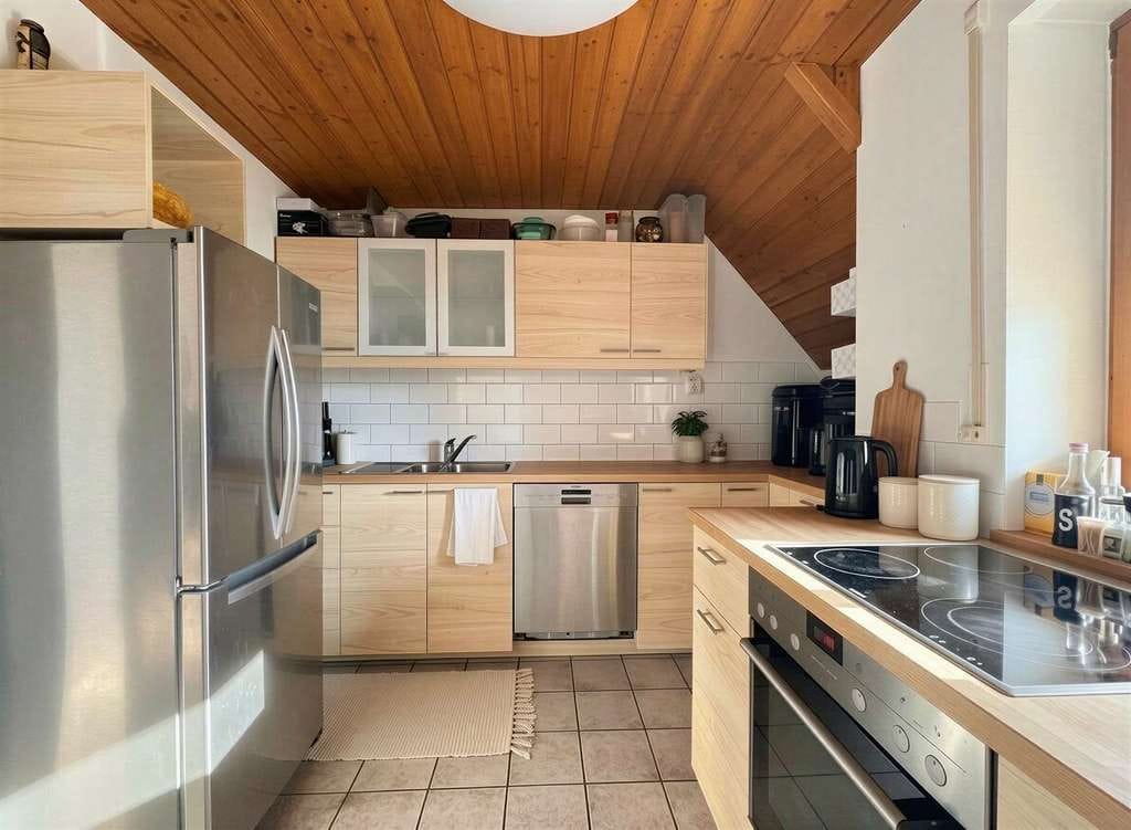 Immobilie in Odelzhausen - Gepflegte Dachgeschoss-Maisonette mit Kamin und zwei Außenbereichen. - Bild 2