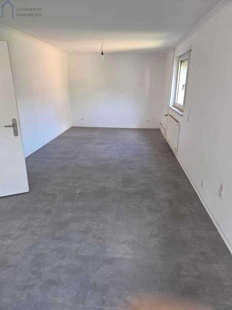Immobilie in Gerbrunn - Charmantes Mehrfamilienhaus mit Ausbaureserve in Gerbrunn! - Bild 3