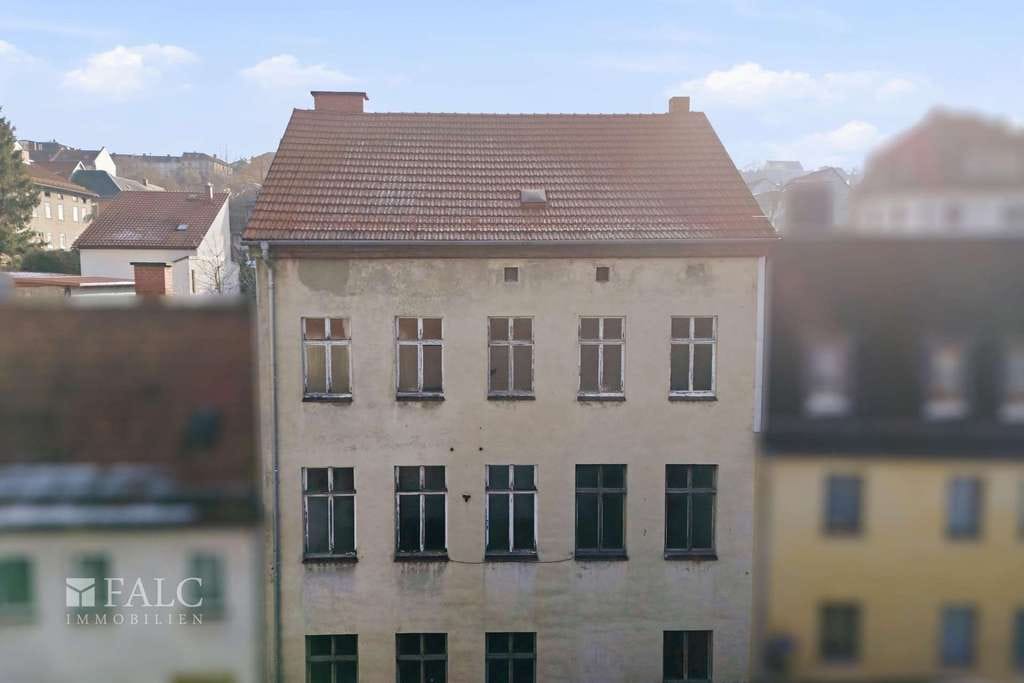 Immobilie in Oppurg - Mehr als ein Sanierungs-Haus: ca. 250 m² trockene Höhle mit Seitenausgang & Entwicklungschancen - Bild 2