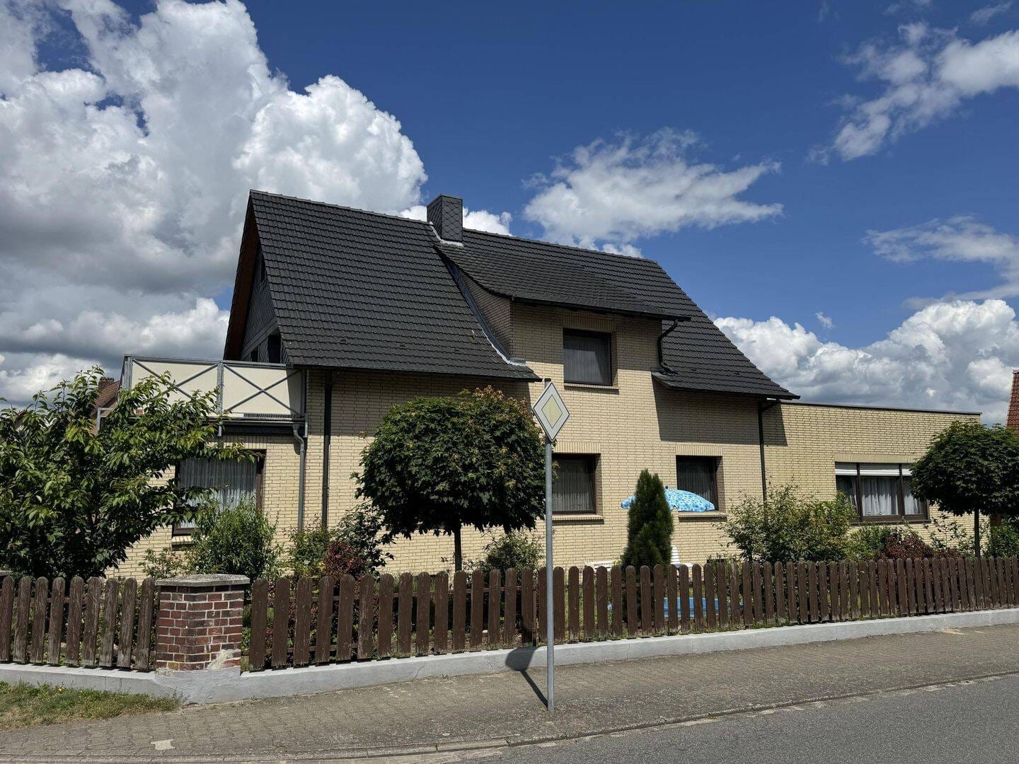Immobilie in Suhlendorf - Familienfreundliches Einfamilienhaus mit großzügigem Raumangebot in Suhlendorf - Bild 0