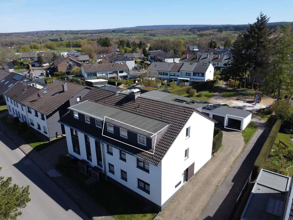 Immobilie in Aachen - Vermietete DG-Wohnung in Aachen-Walheim – inkl. Garage & Ausbaugenehmigung - Bild 0