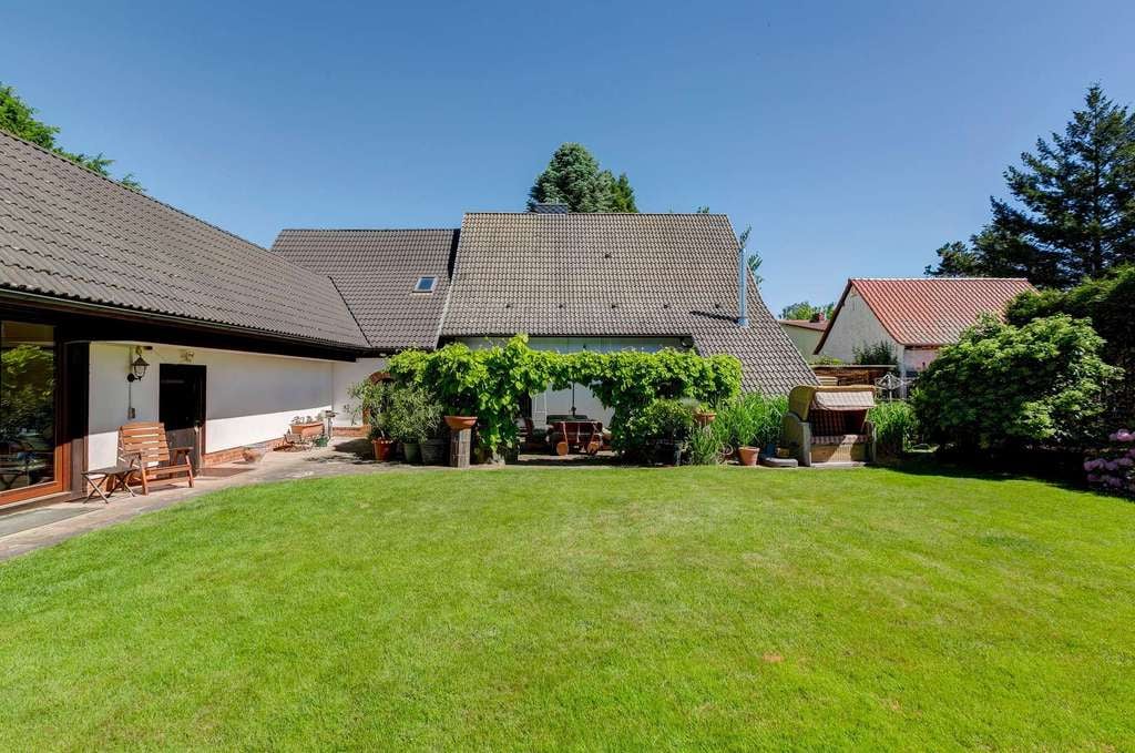 Immobilie in Bad Belzig - Vermietete Kapitalanlage in Bad Belzig – Einfamilienhaus mit großem Grundstück und Traumgarten - Bild 1