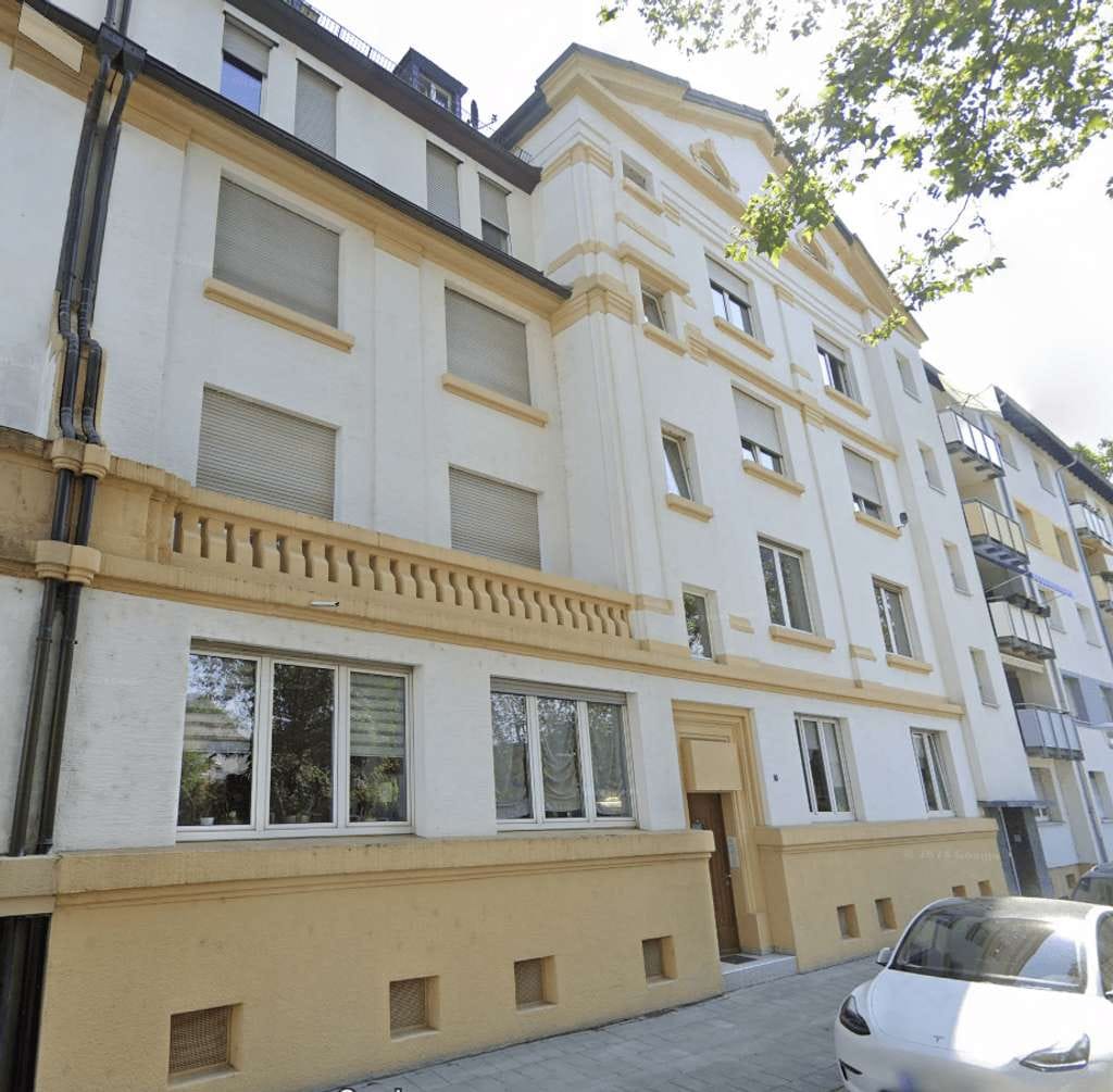 Immobilie in Ludwigshafen am Rhein - Sanierungsbedürftige Wohnung mit Potenzial in Ludwigshafen – ideal für Investoren und Eigennutzer - Bild 0