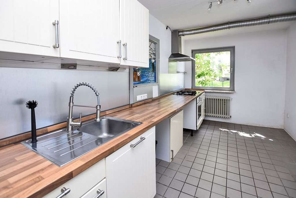Immobilie in Bad Schwartau - Liebevolle Familienidylle mit Traumgarten und Doppelcarport in zentraler Lage von Bad Schwartau! - Bild 4