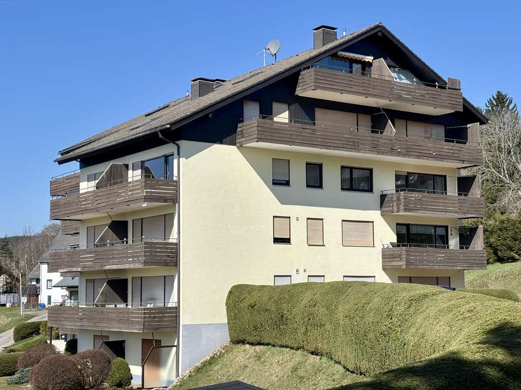 Immobilie in Lenzkirch - Schwarzwald-Traum: FeWo mit Pool, Sauna & unzähligen Outdoor-Möglichkeiten - Bild 1