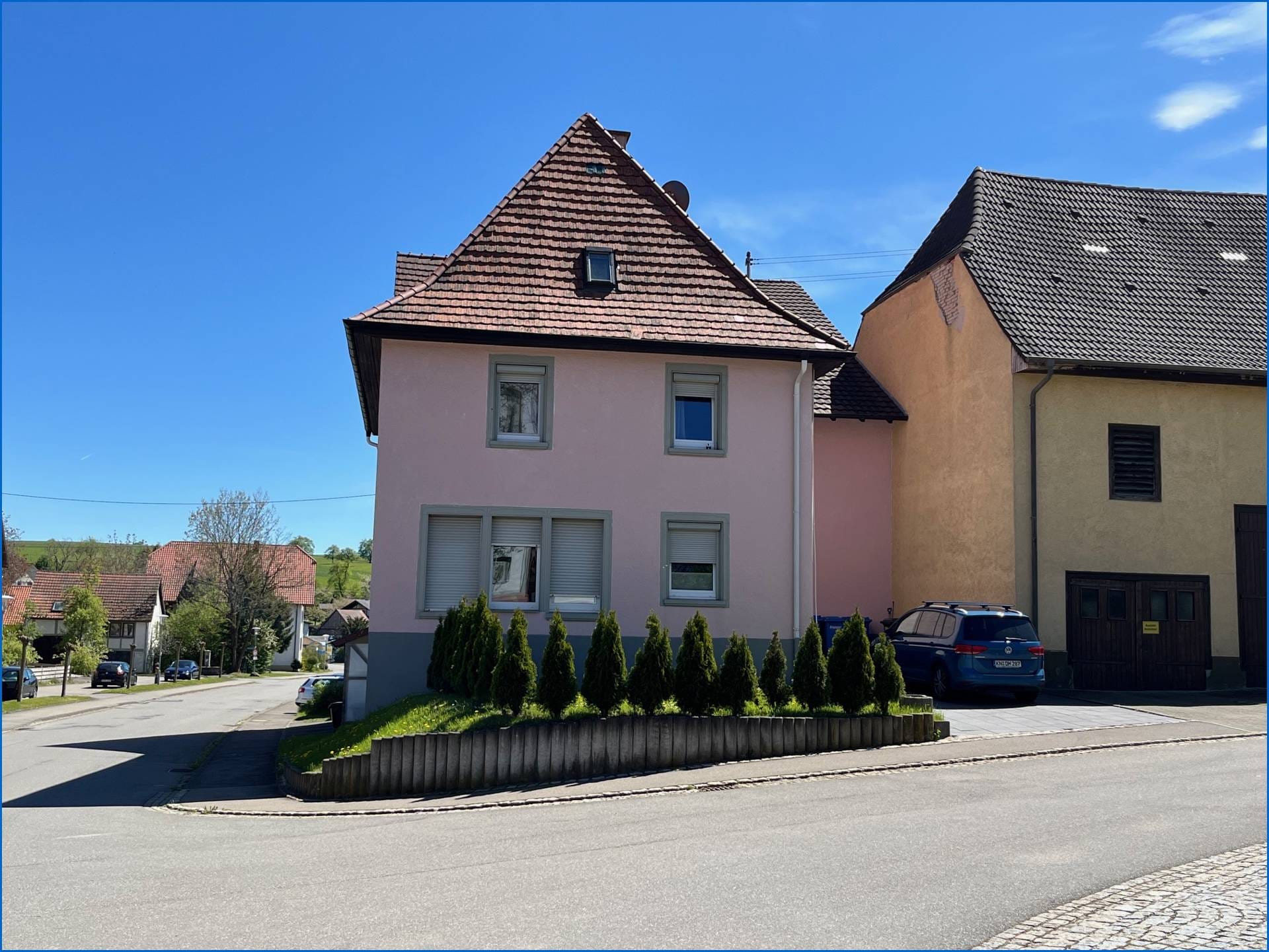 Immobilie in Tengen - Optimales Mehrfamilienhaus mit 6 Einheiten und sehr guter Rendite, vieles Modernisiert ! - Bild 1