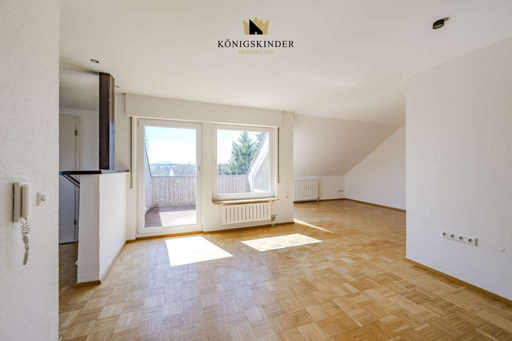 Immobilie in Ebersbach an der Fils - Wohnen mit Weitblick: Exklusives Mehrfamilienhaus mit 3 Einheiten, Wintergarten & Traumterrassen - Bild 3