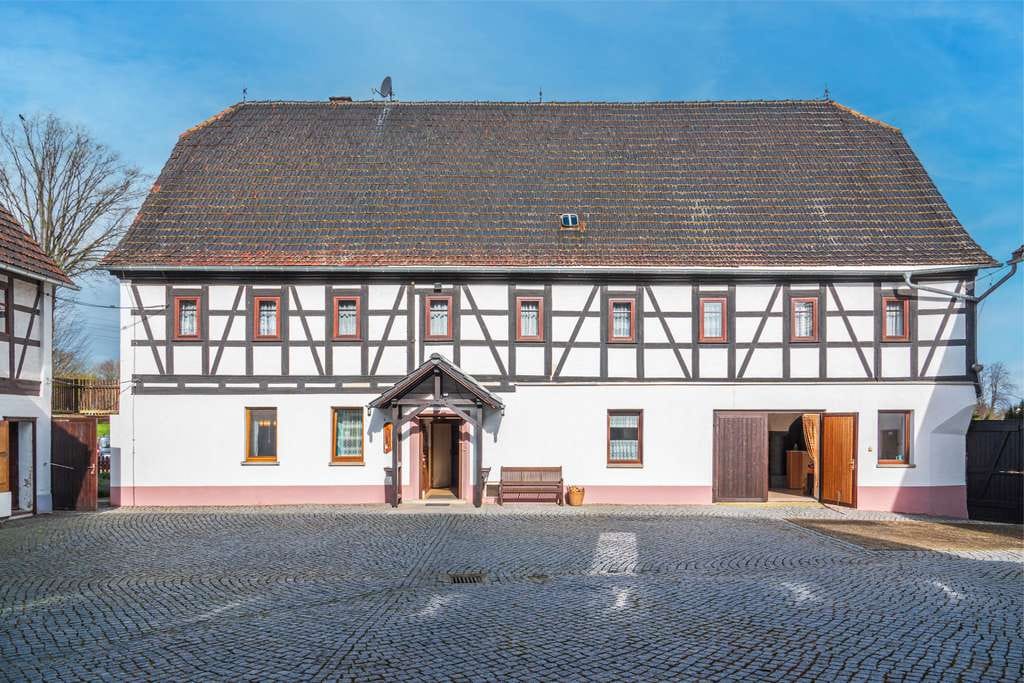 Immobilie in Glauchau - +++Ruheoase im Grünen: Bauernhof und zwei Grundstücke in Glauchau - Entdecken Sie Ihr Zuhause!+++ - Bild 2
