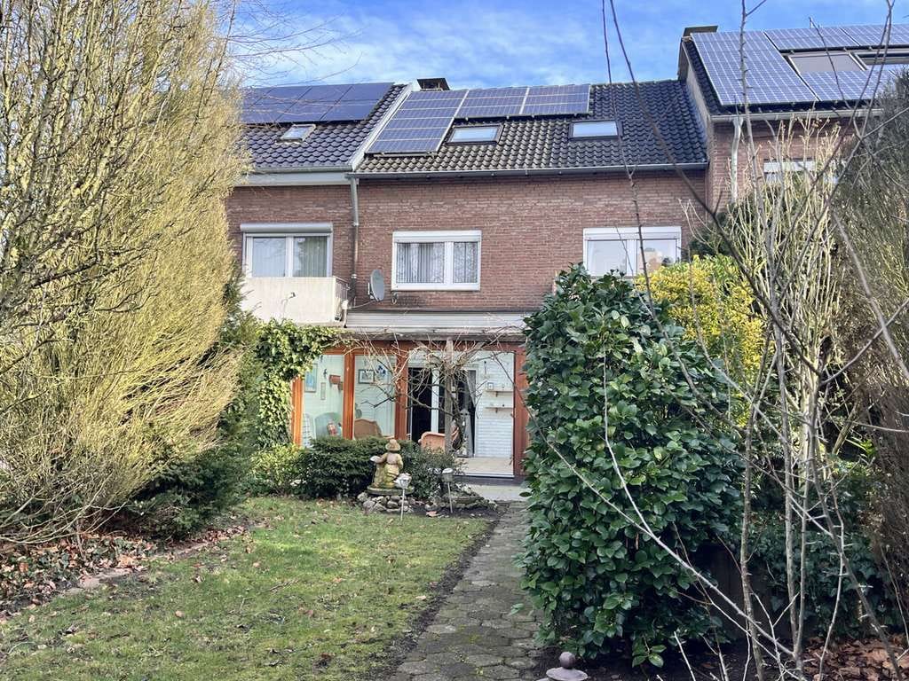 Immobilie in Schermbeck - Reihenhaus mit rund 178m² Wohnfläche und sechs Zimmern in Schermbecker Ortskernnähe - Bild 1