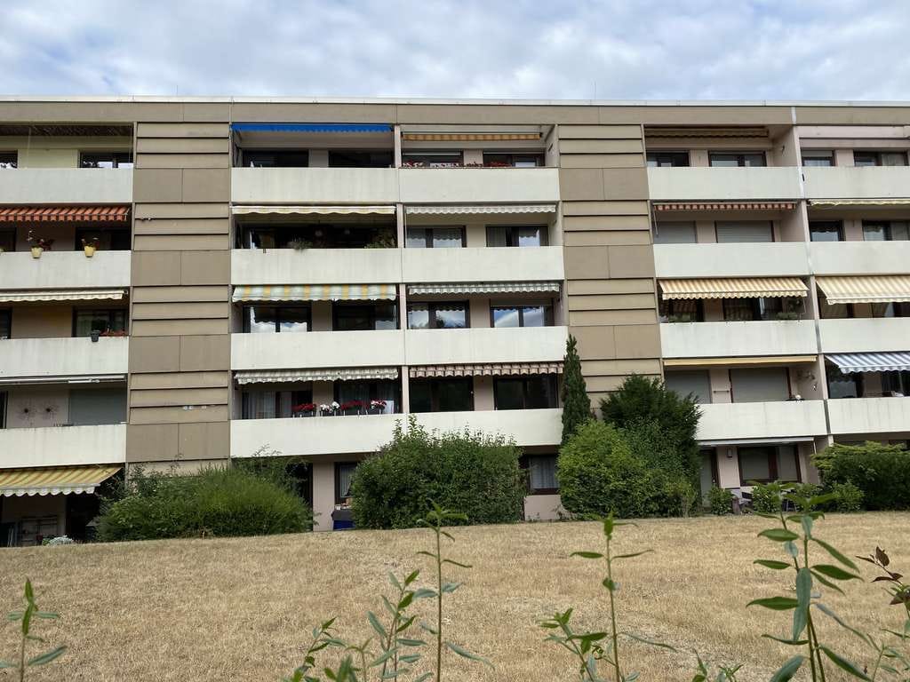 Immobilie in Schwalbach - 3-Zimmer-Wohnung mit Balkon, Aufzug und Tiefgarage in ruhiger Wohnlage von Schwalbach am Taunus“ - Bild 3