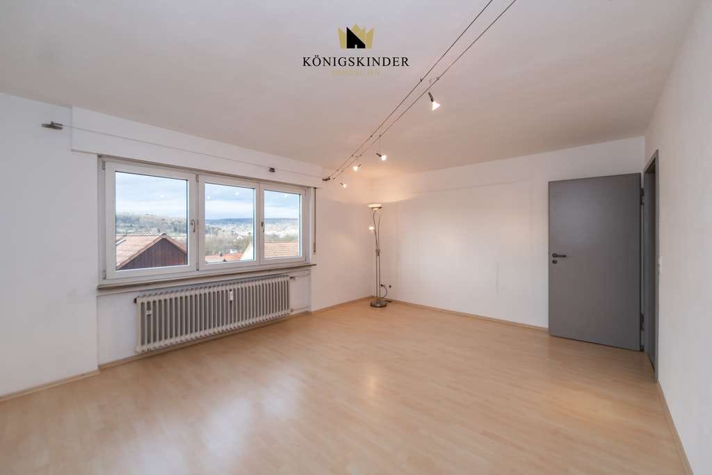 Immobilie in Wernau (Neckar) - Wernaus Lichtblick – Großzügige 3-Zimmer-Wohnung mit Balkon und Stellplatz - Bild 2