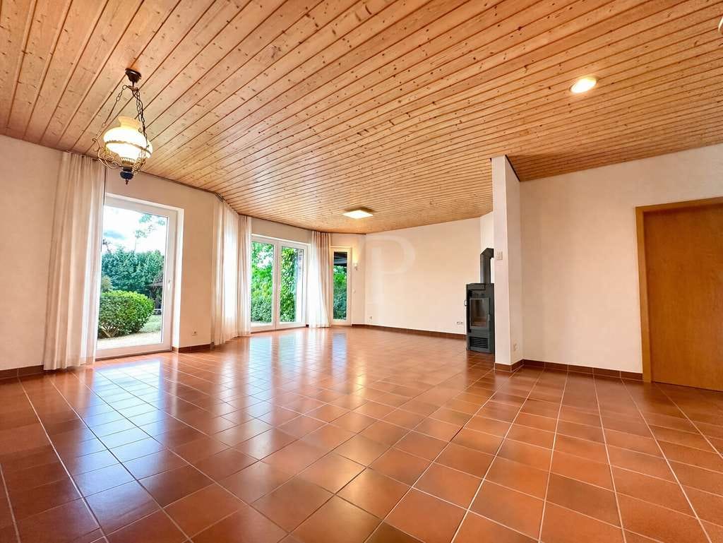 Immobilie in Handrup - Wohnkomfort auf einer Ebene: Gepflegter Bungalow mit besonderem Gartenflair - Bild 1