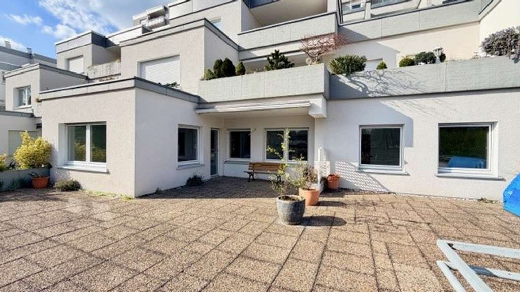 Immobilie in Iserlohn - Groß, sonnig, voller Möglichkeiten: 3 Zimmer auf 122 m² mit riesiger Terrasse - Bild 0