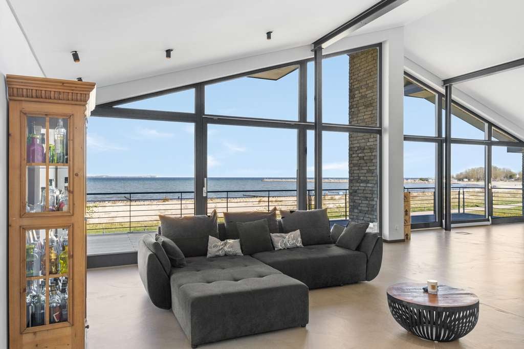 Immobilie in Sagard - Exklusive Eigentumswohnung mit direktem Meerblick im Ostseebad Glowe auf Rügen - Bild 0