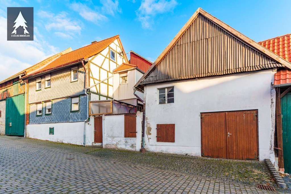Immobilie in Halberstadt - Eingekuschelt im Dorf: Haus mit Scheune, Garage und Hofgefühl - Bild 1