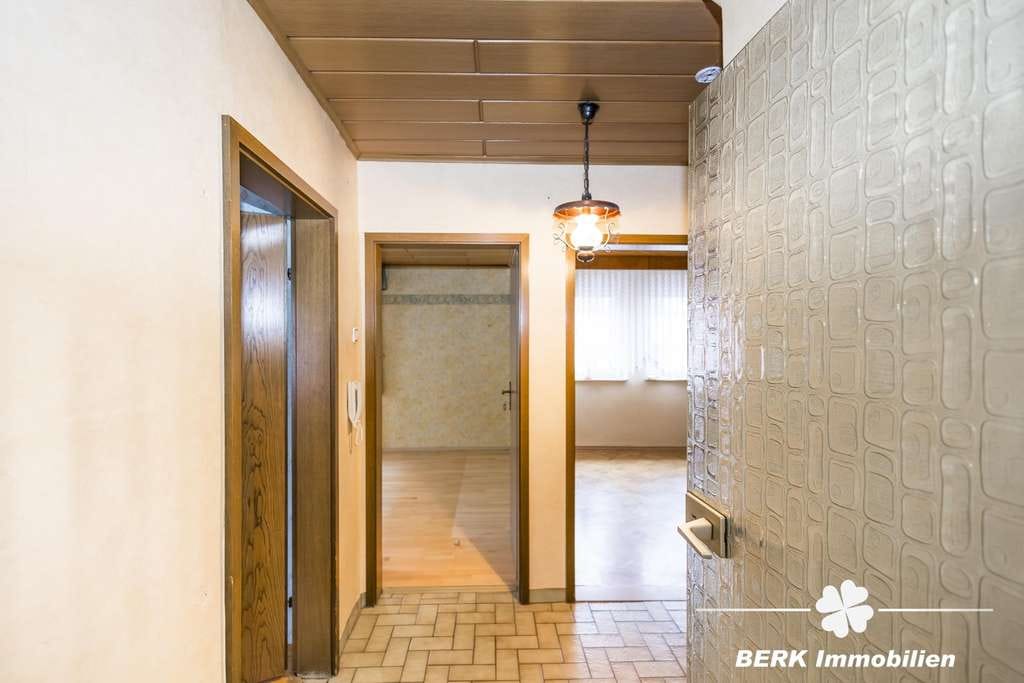 Immobilie in Mömlingen - BERK Immobilien - Attraktives Zweifamilienhaus für Familien und Kapitalanleger - Bild 3