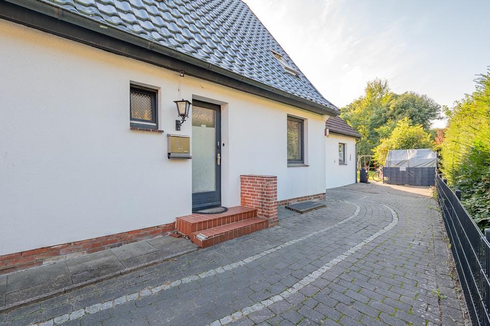 Immobilie in Burweg - Vermietete Doppelhäuser - attraktives Potenzial inklusive - Bild 0
