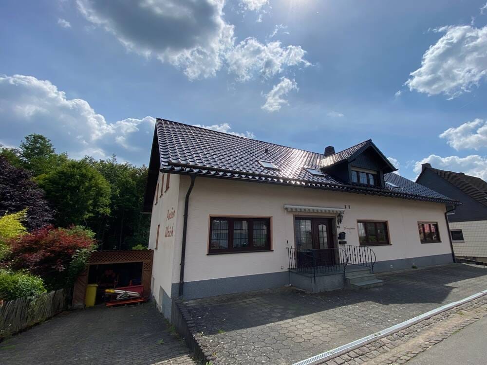 Immobilie in Dahlem - Ehemalige Pension Ulrich - Als Nachfolger oder große Familie -  Viele Zimmer mit enormer Fläche - Bild 1