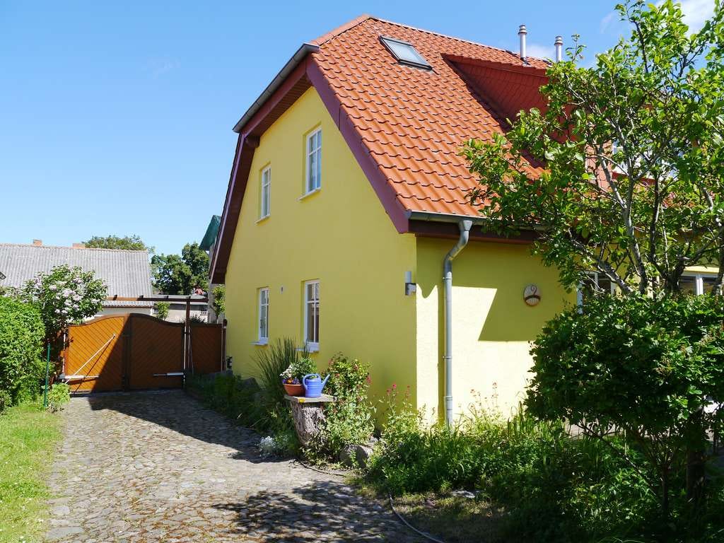 Immobilie in Sagard - Kleine Idylle: Eigenes Haus mit Hof, Garten und Nebengelass - Bild 2