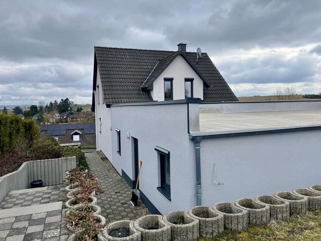Immobilie in Brachttal - Einfamilienhaus und moderner Anbau – zahlreiche Nutzungsmöglichkeiten - Bild 0