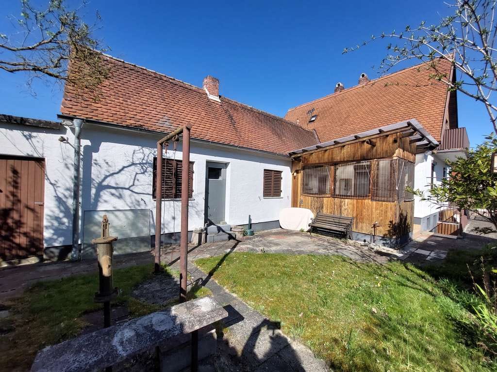 Immobilie in Manching - Viel Platz für Ihre Träume: Charmantes Einfamilienhaus mit großem Garten in Oberstimm - Bild 1