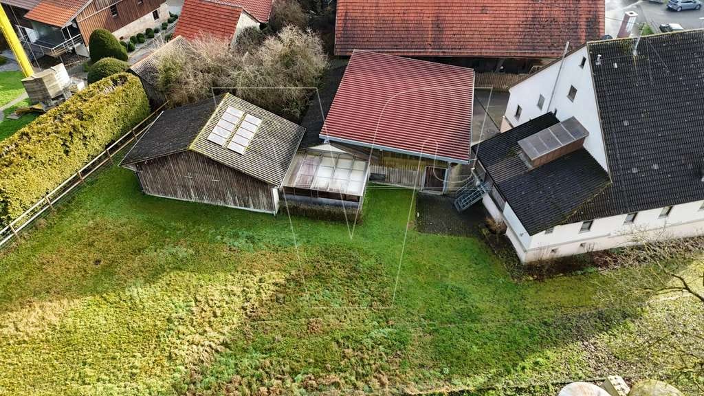 Immobilie in Sulzbach an der Murr - Vielseitig nutzbares Anwesen mit großem Wohnhaus, weitläufigem Grundstück und umfangreichen Nebengeb - Bild 2