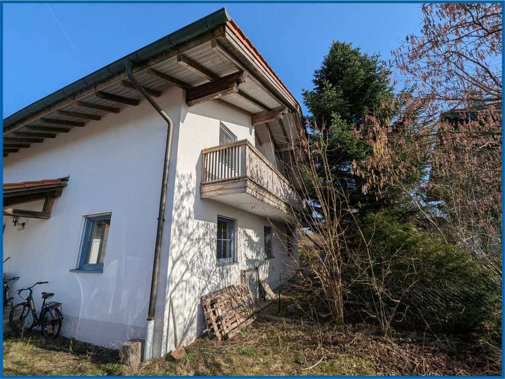 Immobilie in Pfarrkirchen - Solides Wohnhaus mit viel Potential - Bild 0