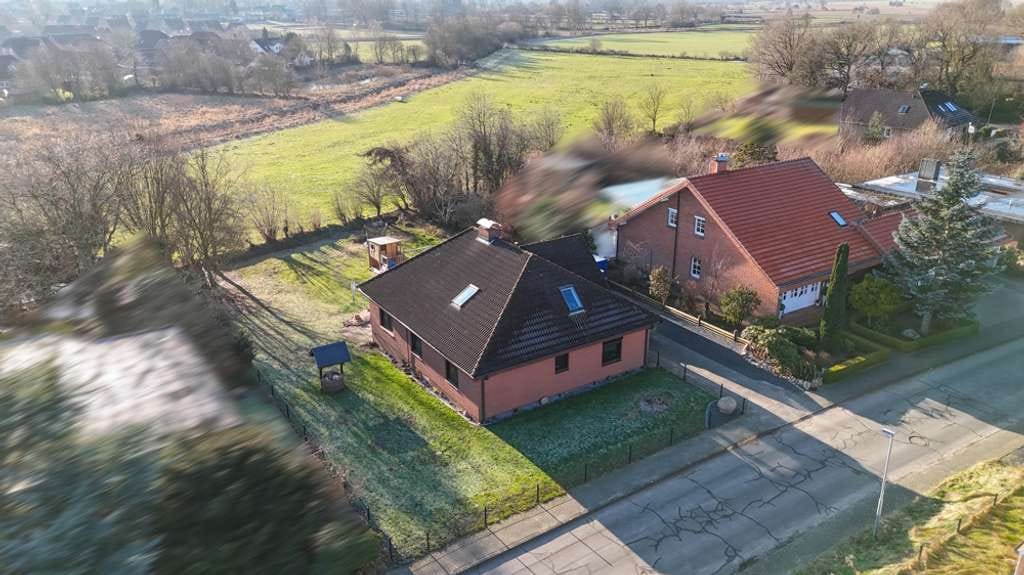 Immobilie in Nordhastedt - Gepflegter Bungalow mit Ausbaupotential und großem Grundstück in ruhiger Lage in Nordhastedt - Bild 0